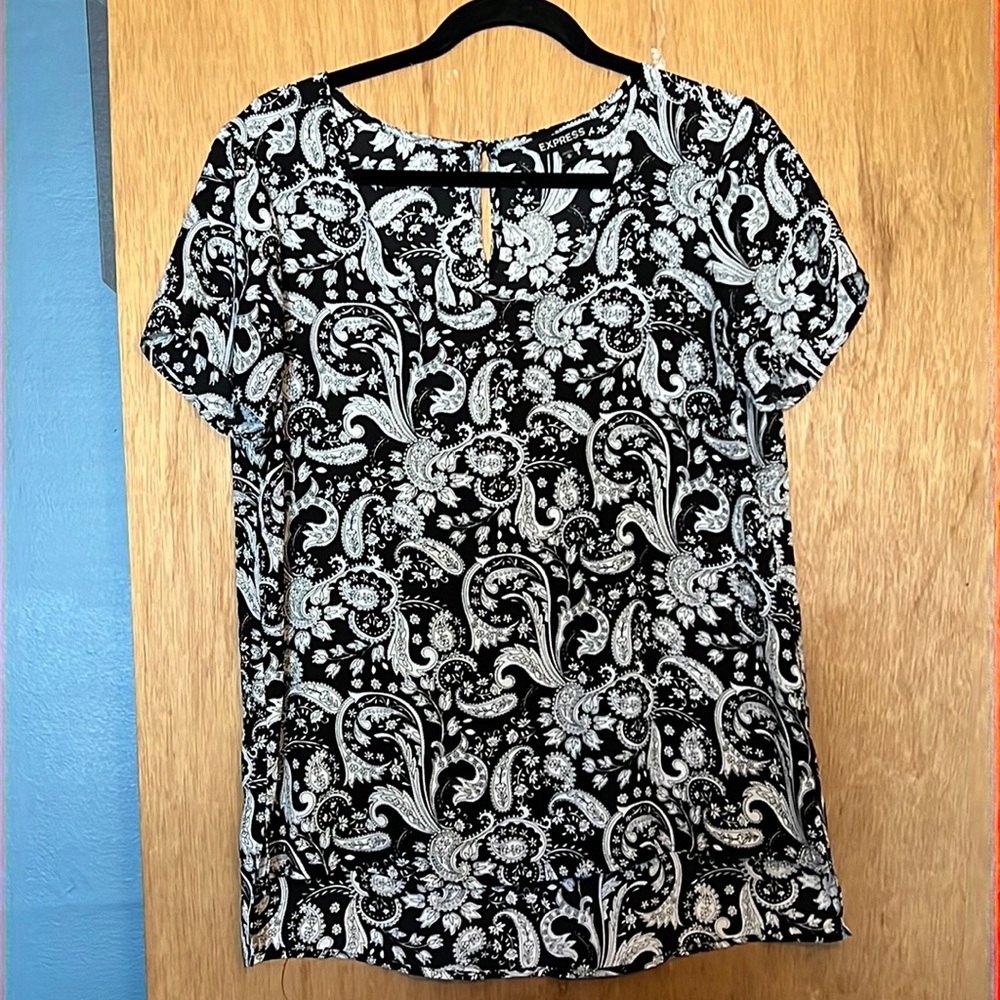Express paisley blouse sz m